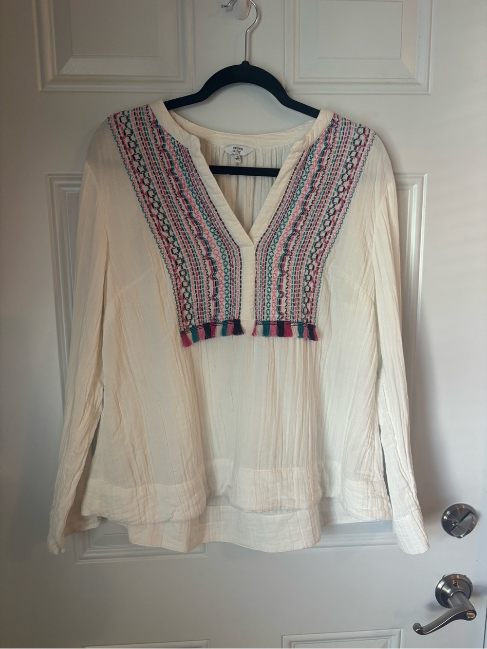 crown & ivy Cream Embroidered V-Neck Tunic with Pink and Teal Accents